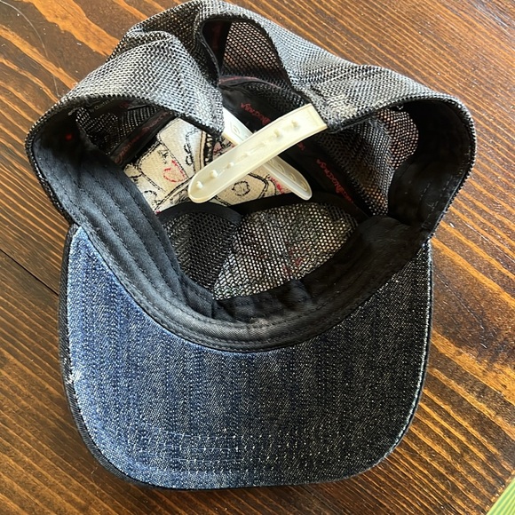 HOLIDAY SALE 🎁 Ed Hardy Trucker Hat - Picture 3 of 3